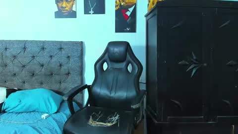 Snapshot of oliver_smith_2 chatting on 04-19-26, 06:43 oliver_smith_2 online show from 04-19-26, 06:43
