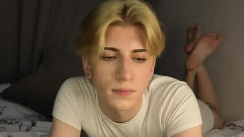 Snapshot of oliver_star_boy chatting on 05-07-26, 06:35 oliver online show from 05-07-26, 06:35