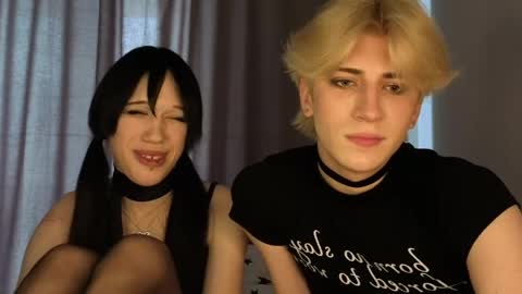 Snapshot of oliver_star_boy chatting on 05-23-26, 01:15 oliver online show from 05-23-26, 01:15