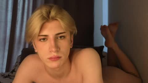 Snapshot of oliver_star_boy chatting on 06-03-26, 08:28 oliver online show from 06-03-26, 08:28