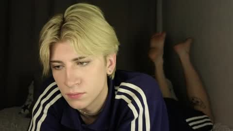 Snapshot of oliver_star_boy chatting on 06-04-26, 07:09 oliver online show from 06-04-26, 07:09