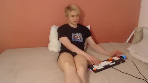 Oliver online show from 04-22-26, 01:30