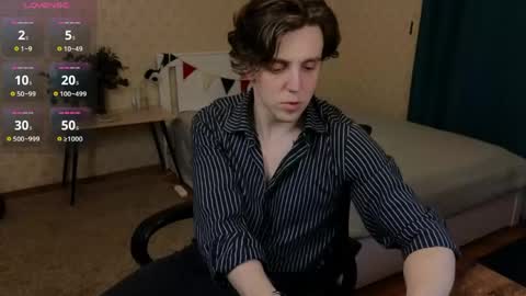 Oliver Evans online show from 05-12-26, 01:03