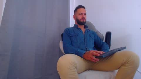 Snapshot of oliverdrew1 chatting on 12-16-24, 05:33 oliver online show from 12-16-24, 05:33