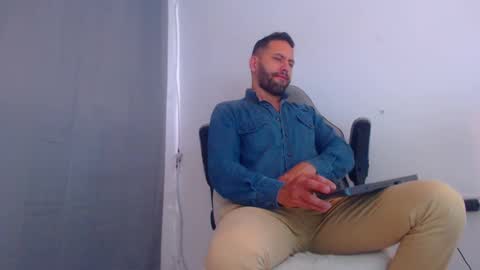 Snapshot of oliverdrew1 chatting on 12-24-24, 09:11 oliver online show from 12-24-24, 09:11