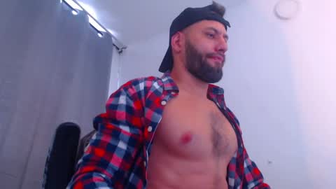 Snapshot of oliverdrew1 chatting on 01-17-25, 06:23 oliver online show from 01-17-25, 06:23