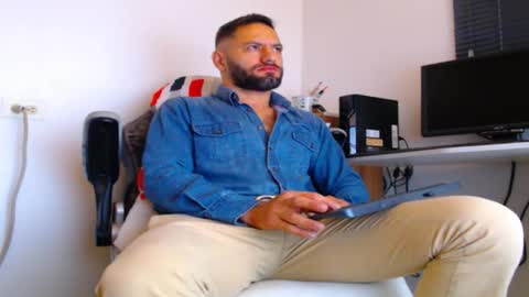 oliver online show from 12-22-25, 12:24