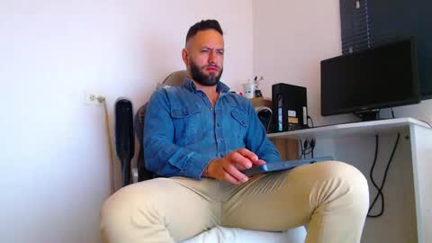 oliver online show from 02-09-26, 03:38