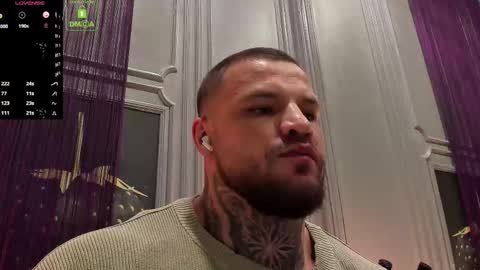 Snapshot of oliversport chatting on 10-25-25, 10:56 OliverSport online show from 10-25-25, 10:56