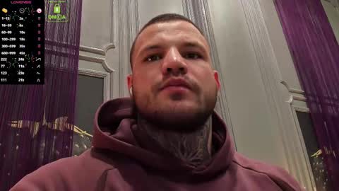 Snapshot of oliversport chatting on 11-16-25, 10:54 OliverSport online show from 11-16-25, 10:54