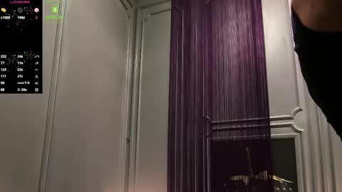 Snapshot of oliversport chatting on 12-04-25, 04:44 OliverSport online show from 12-04-25, 04:44