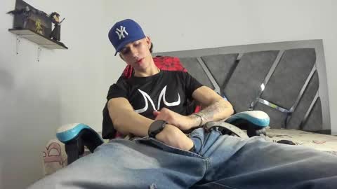 oliverthompson_01 online show from 02-21-25, 04:07