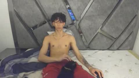 oliverthompson_01 online show from 10-02-25, 06:20