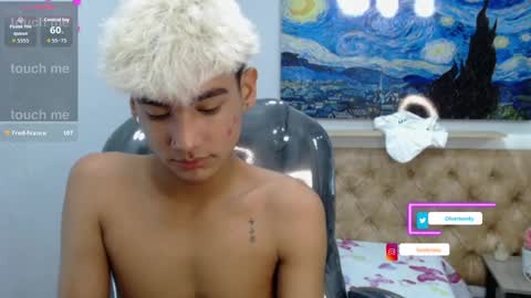 Snapshot of olivertwinky_ chatting on 09-30-25, 09:31 Oliver online show from 09-30-25, 09:31