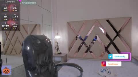 Snapshot of olivertwinky_ chatting on 10-07-25, 01:19 Oliver online show from 10-07-25, 01:19