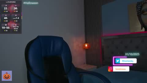 Snapshot of olivertwinky_ chatting on 10-28-25, 05:00 Oliver online show from 10-28-25, 05:00