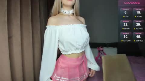 Snapshot of olivia1taylor chatting on 11-14-25, 07:29 Olivia online show from 11-14-25, 07:29