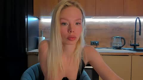 Olivia 3 online show from 04-26-26, 09:01