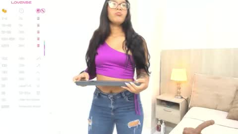 Snapshot of olivia_carballo chatting on 03-06-26, 10:56 Olivia online show from 03-06-26, 10:56