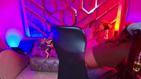  OLIVIA  online show from 12-22-25, 03:58