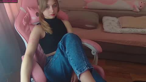 Snapshot of olivia_grr chatting on 05-16-26, 11:31 Olivia online show from 05-16-26, 11:31
