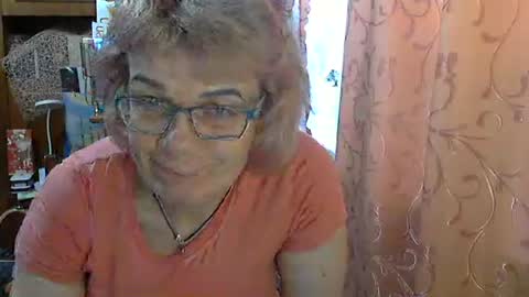 Snapshot of olivia_mia25 chatting on 05-16-26, 06:54 Olivia Mia online show from 05-16-26, 06:54