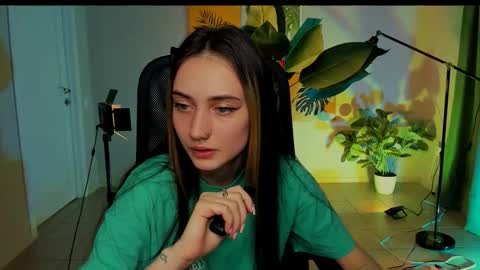 olivia_norton_ online show from 09-22-25, 01:57