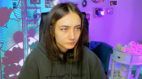 olivia_norton_ online show from 09-26-25, 12:53