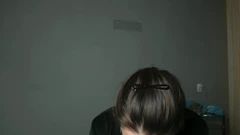 Olivia online show from 11-29-25, 04:43