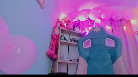 Snapshot of olivia_pretty_ chatting on 02-14-25, 12:19 olivia_pretty_ online show from 02-14-25, 12:19