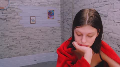 Olivia online show from 01-25-25, 10:28