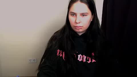 Olivia online show from 10-21-25, 04:46