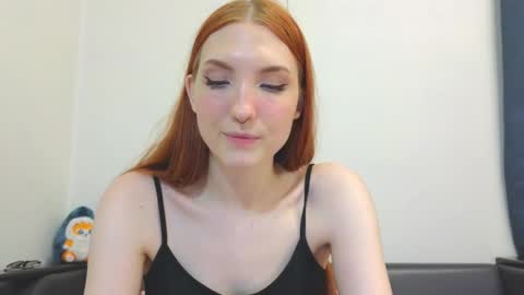 Snapshot of olivia_rid chatting on 12-24-24, 12:33 OLIVIA online show from 12-24-24, 12:33