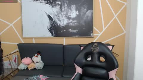 Olivia online show from 09-14-25, 12:59