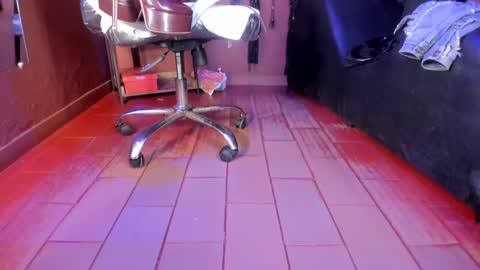 Snapshot of olivia_seex chatting on 01-21-25, 01:11 online show from 01-21-25, 01:11