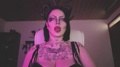 Snapshot of olivia_seex chatting on 11-04-25, 12:48 online show from 11-04-25, 12:48