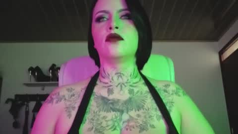 Snapshot of olivia_seex chatting on 11-19-25, 01:44 online show from 11-19-25, 01:44