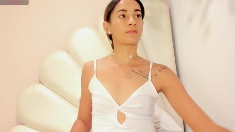 Olivia online show from 02-17-25, 12:32