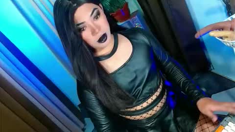 Snapshot of olivia_the_temptress27 chatting on 09-19-25, 09:11 Miss OLIVIA online show from 09-19-25, 09:11