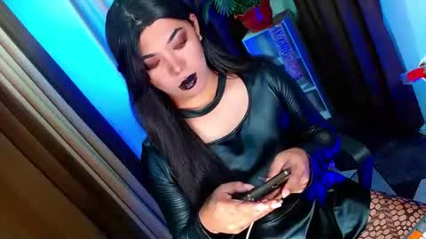 Snapshot of olivia_the_temptress27 chatting on 09-27-25, 06:02 Miss OLIVIA online show from 09-27-25, 06:02