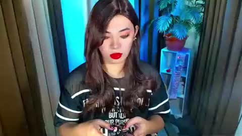 Snapshot of olivia_the_temptress27 chatting on 10-23-25, 06:02 Miss OLIVIA online show from 10-23-25, 06:02