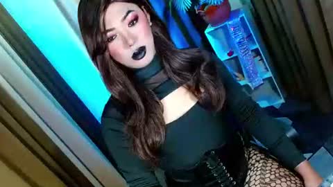 Snapshot of olivia_the_temptress27 chatting on 10-26-25, 08:09 Miss OLIVIA online show from 10-26-25, 08:09