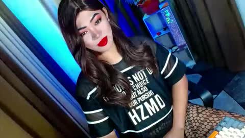 Snapshot of olivia_the_temptress27 chatting on 10-28-25, 03:36 Miss OLIVIA online show from 10-28-25, 03:36