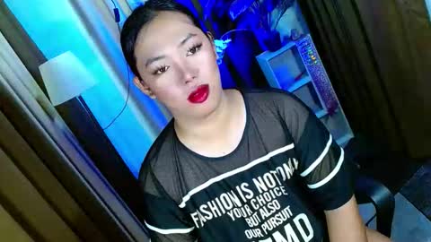 Snapshot of olivia_the_temptress27 chatting on 11-12-25, 11:21 Miss OLIVIA online show from 11-12-25, 11:21