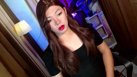 Snapshot of olivia_the_temptress27 chatting on 11-14-25, 04:38 Miss OLIVIA online show from 11-14-25, 04:38