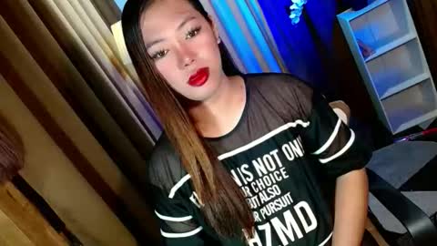 Snapshot of olivia_the_temptress27 chatting on 11-24-25, 10:04 Miss OLIVIA online show from 11-24-25, 10:04