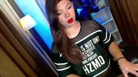 Snapshot of olivia_the_temptress27 chatting on 11-27-25, 10:39 Miss OLIVIA online show from 11-27-25, 10:39