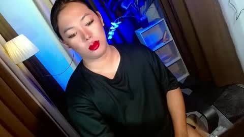 Snapshot of olivia_the_temptress27 chatting on 12-15-25, 07:34 Miss OLIVIA online show from 12-15-25, 07:34