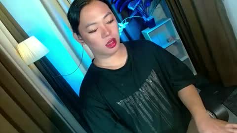 Snapshot of olivia_the_temptress27 chatting on 12-17-25, 07:58 Miss OLIVIA online show from 12-17-25, 07:58