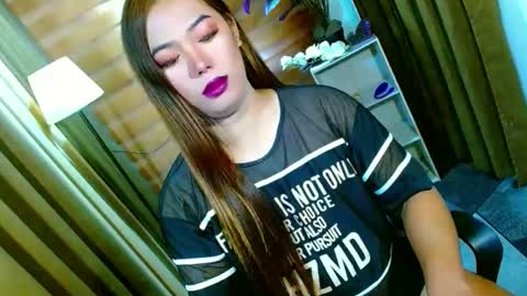 Miss OLIVIA online show from 04-26-26, 08:23